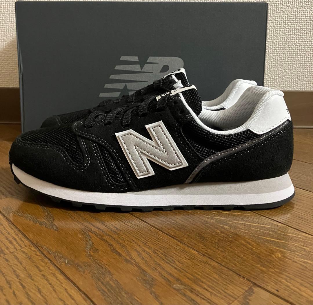 23.5cm ニューバランスML373ブラック&シルバーカラー