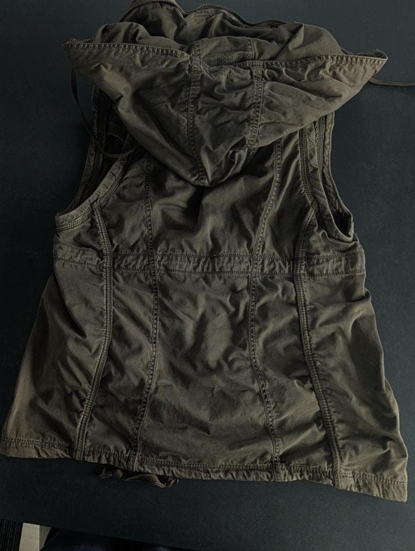 【hitome seo】goa フード付きオリーブグリーンミリタリーベスト