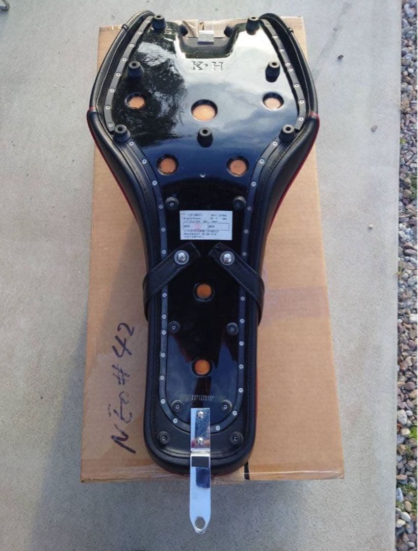 HARLEY　ハーレー　ダイナ　シート クラブスタイル　K＆H