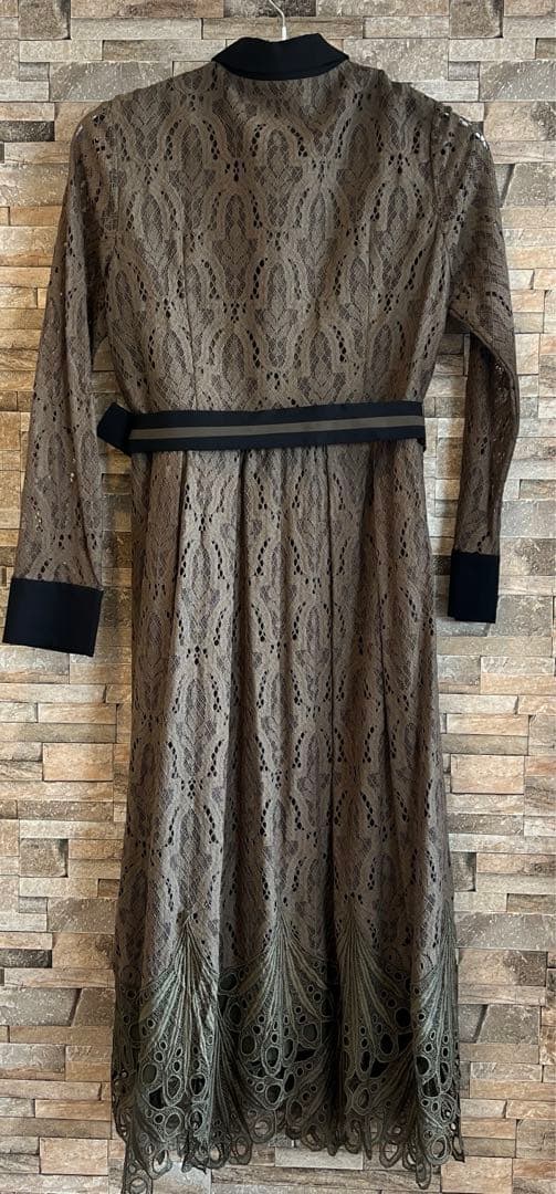 グレースコンチネンタル★38★ダイアグラムオリーブカーキ色レースシャツ襟ドレス