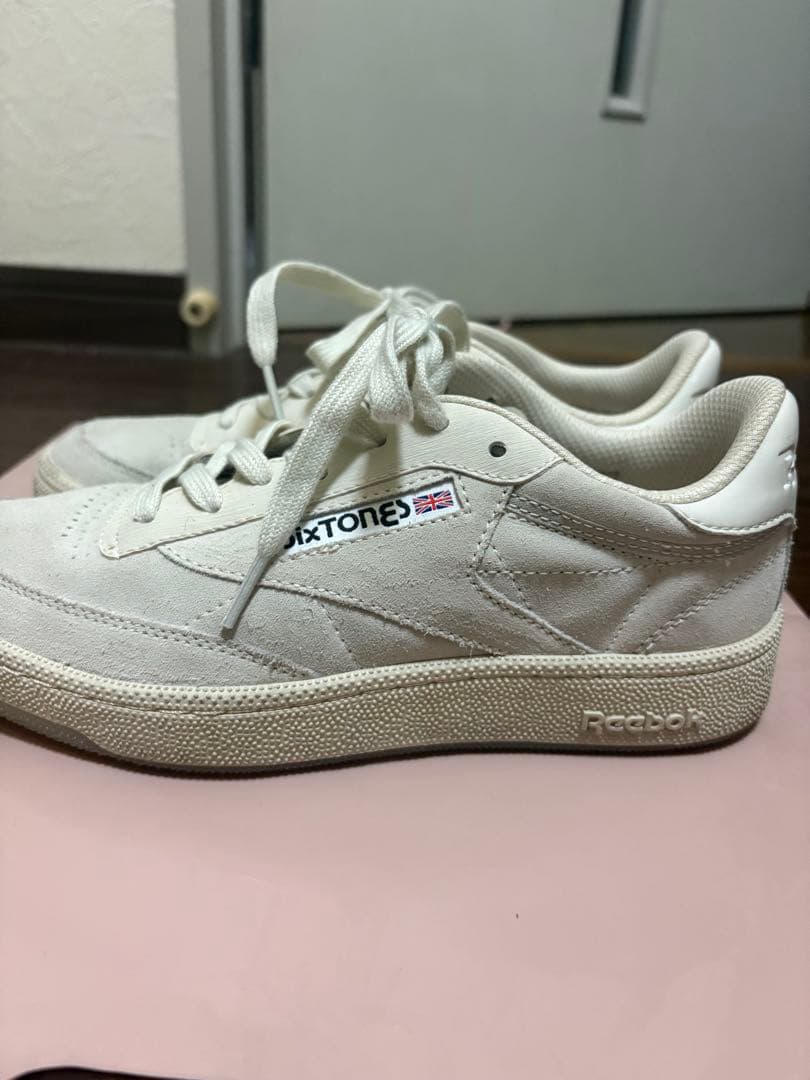 SixTONES スニーカー