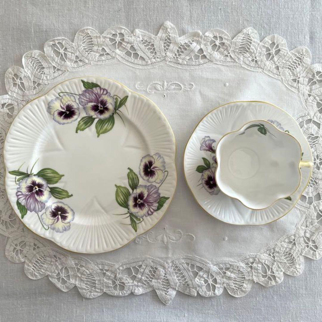 Shelley シェリー 希少 パンジー デインティシェイプのトリオ