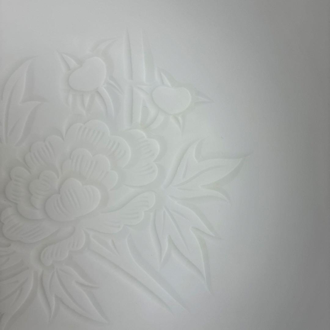 【箱なし】人間国宝　井上萬二　本人作　白磁牡丹彫文　菓子鉢