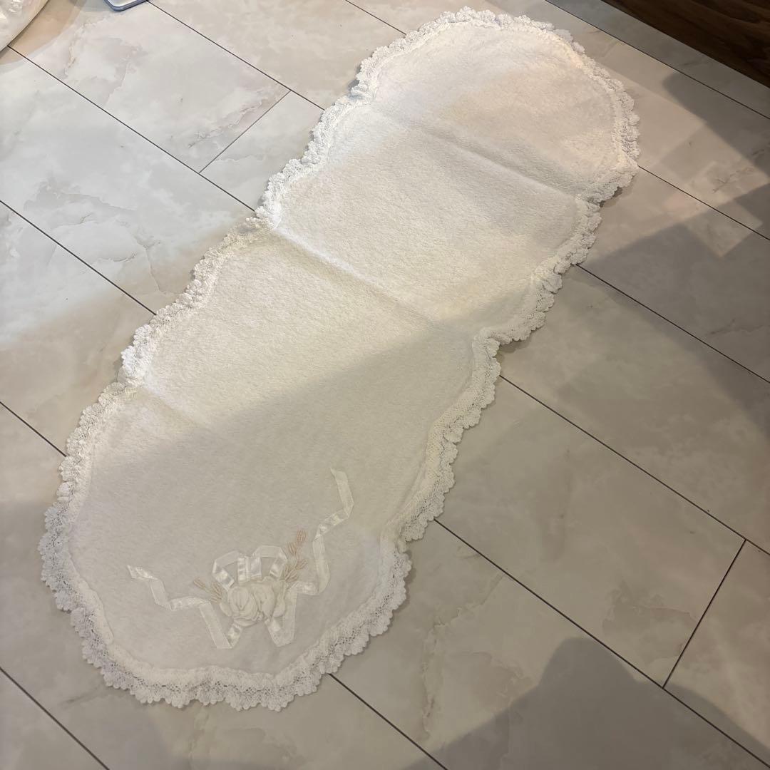 専用　ホワイトタオル　トイレ蓋カバー２点