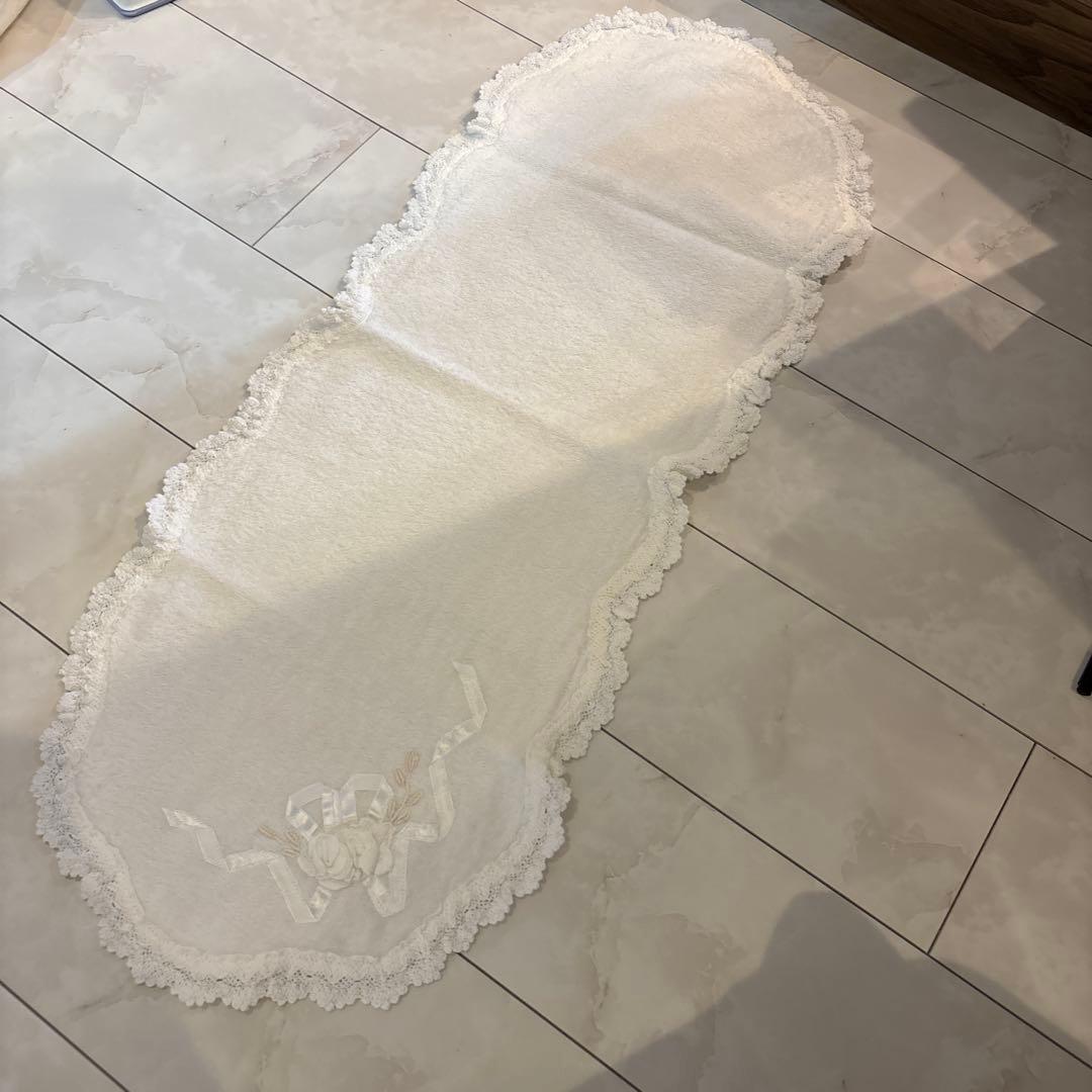 専用　ホワイトタオル　トイレ蓋カバー２点