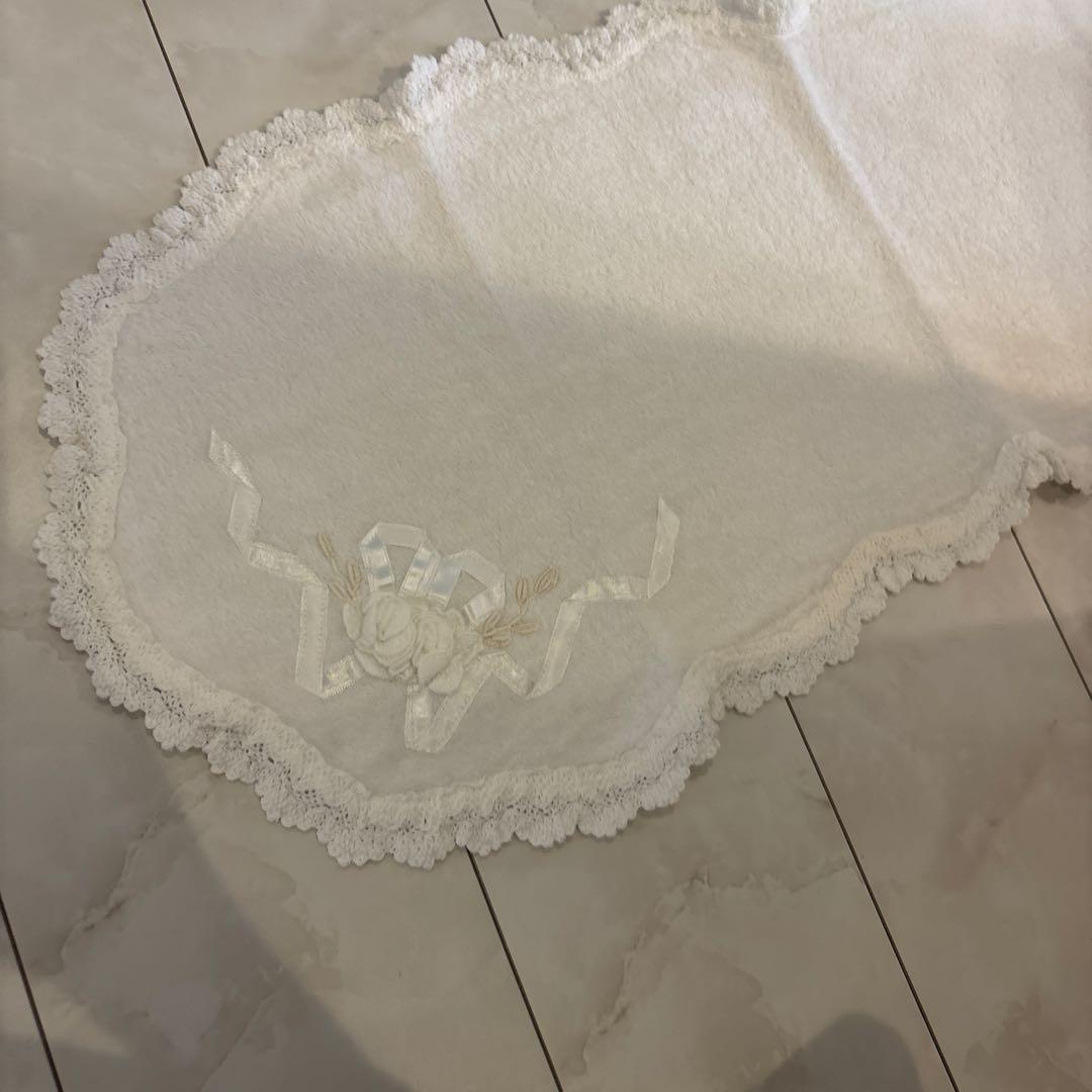 専用　ホワイトタオル　トイレ蓋カバー２点