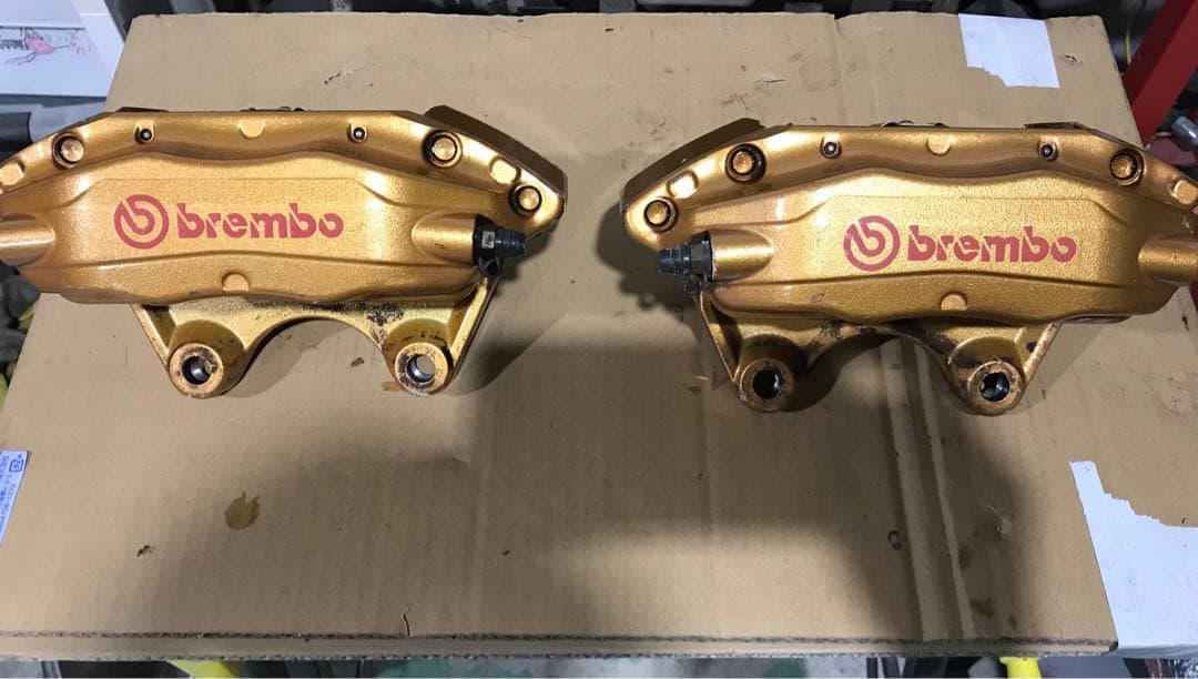 BNR34 スカイラインGT-R 純正ブレンボ　日産　オマケ付き