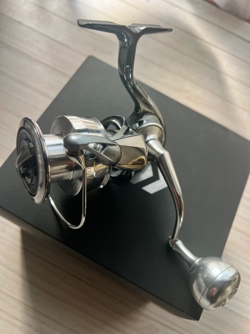 【超美品】ダイワ　22イグジストLT5000CXH