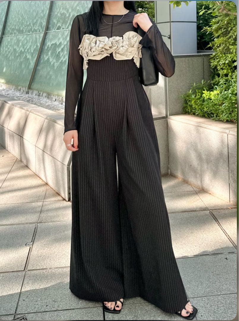 メゾンスペシャルフラワーモチーフオールインワン　　ブラック　サイズ36