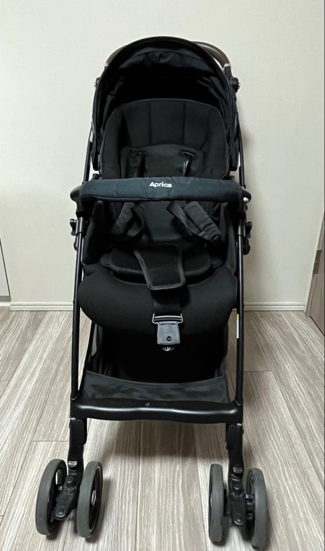 アップリカベビーカー　ラクーナクッションフリープラス　インディゴブラック