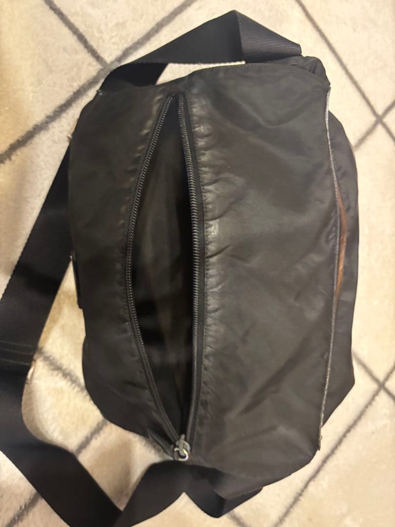 PRADA プラダ メッセンジャー バック