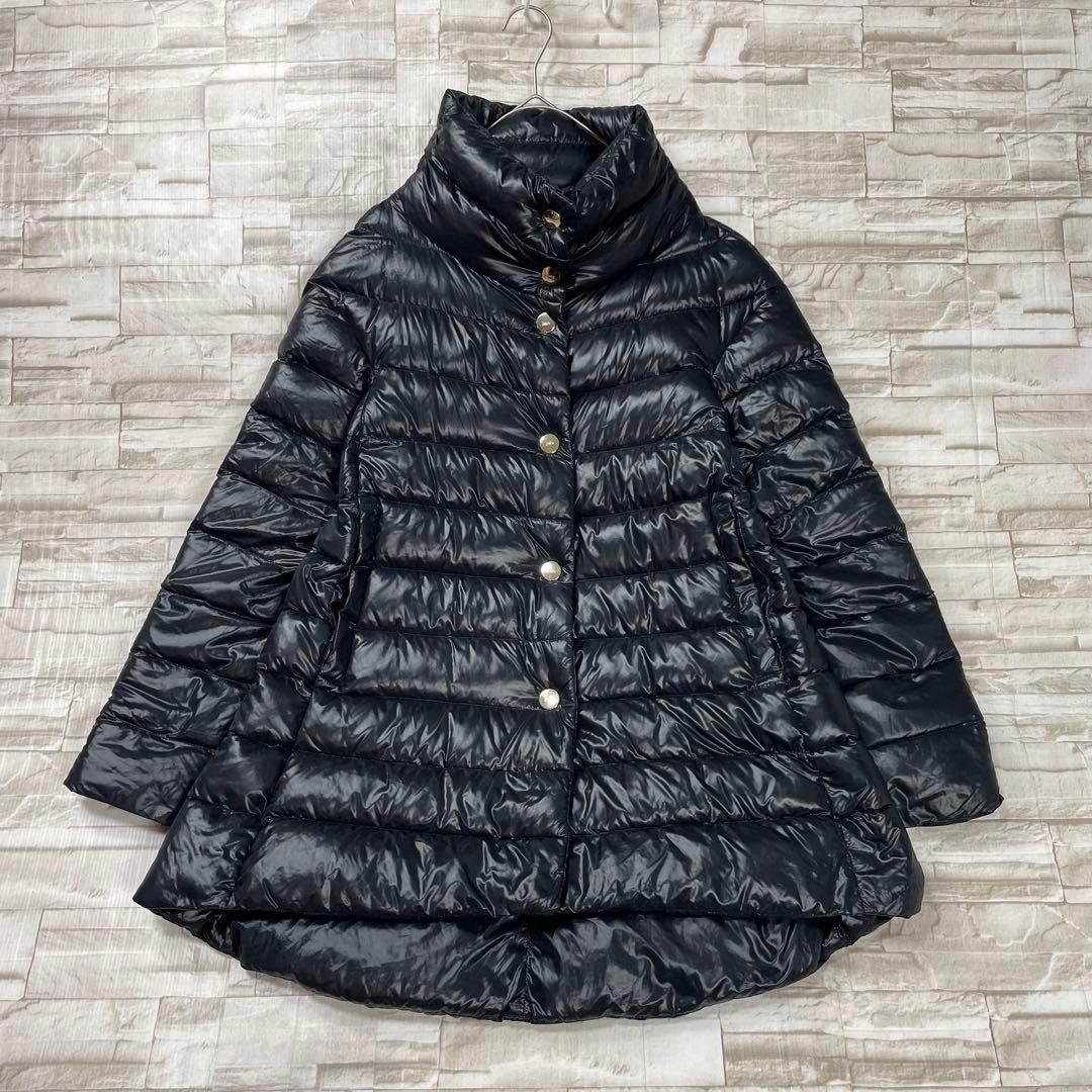 【良品】ヘルノ★軽量　ダウンコート　Aライン　濃いネイビー　ゴールドボタン　40