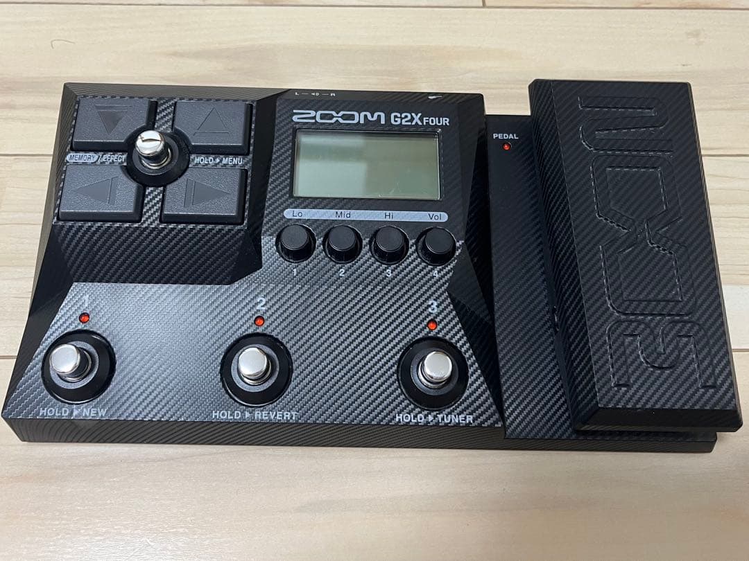 ZOOM G2X FOUR ギターエフェクター