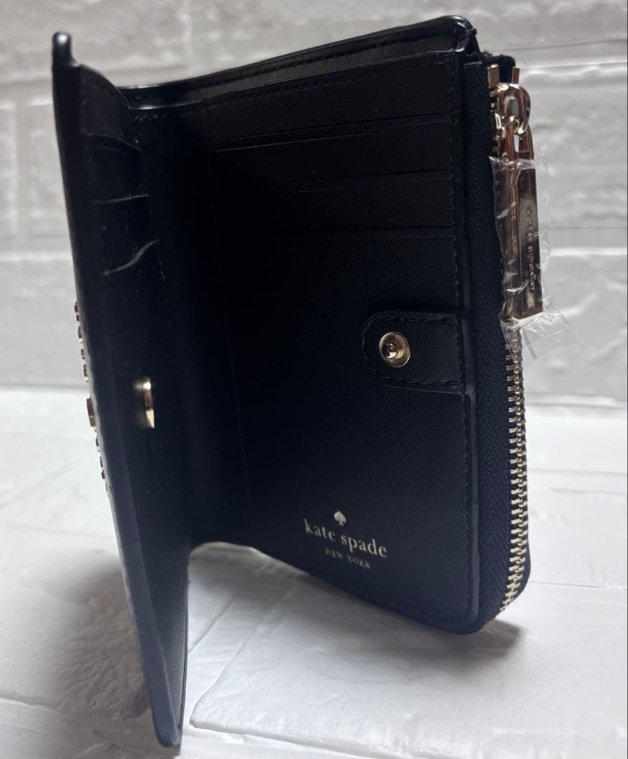 新品 kate spade ブラック 二つ折り財布