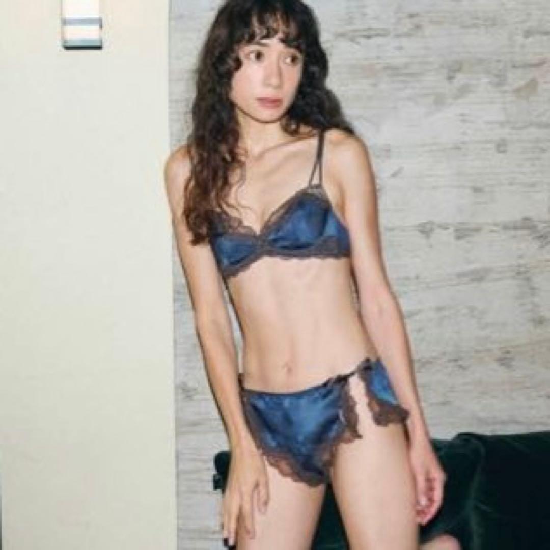 【専用】chut! ベイカー恵利沙ネイビー A-B65,A70 GストリングL