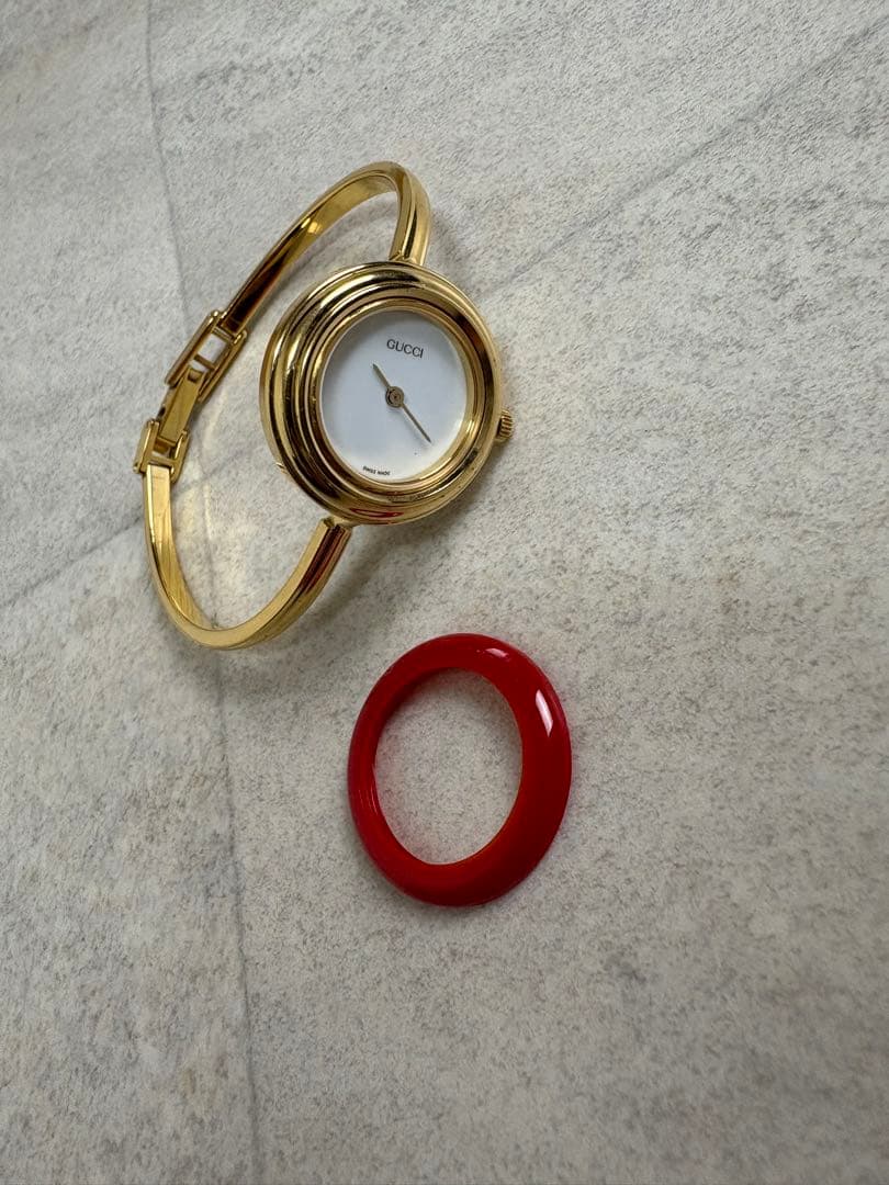 美品 GUCCI グッチ チェンジベゼル 時計本体 赤１　不動　11/12.2