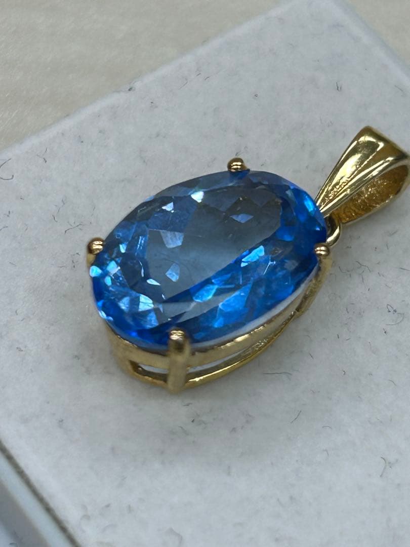 スイスブルートパーズ　ゴールドメッキ　ペンダント　トップ