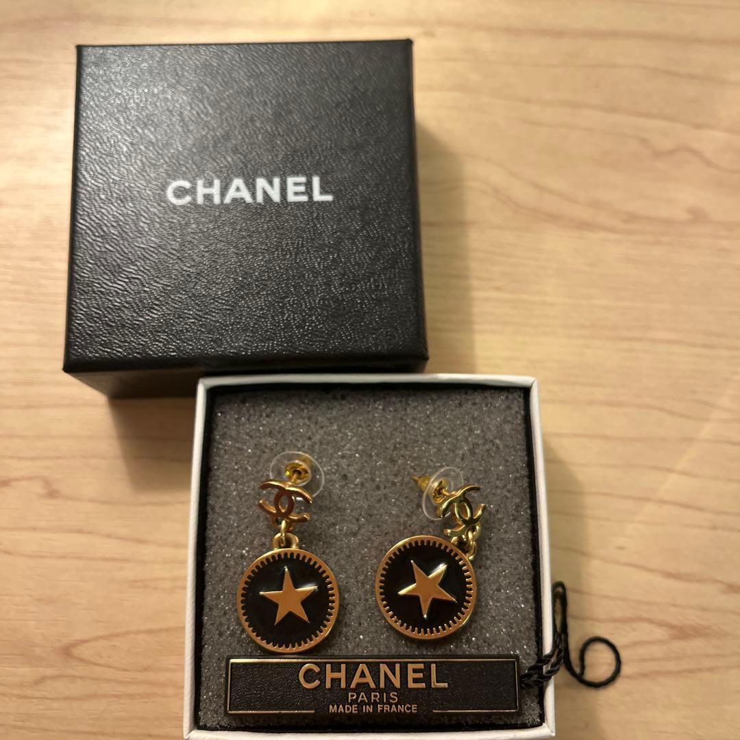 超美品【CHANEL】スイングスターピアス　箱付き
