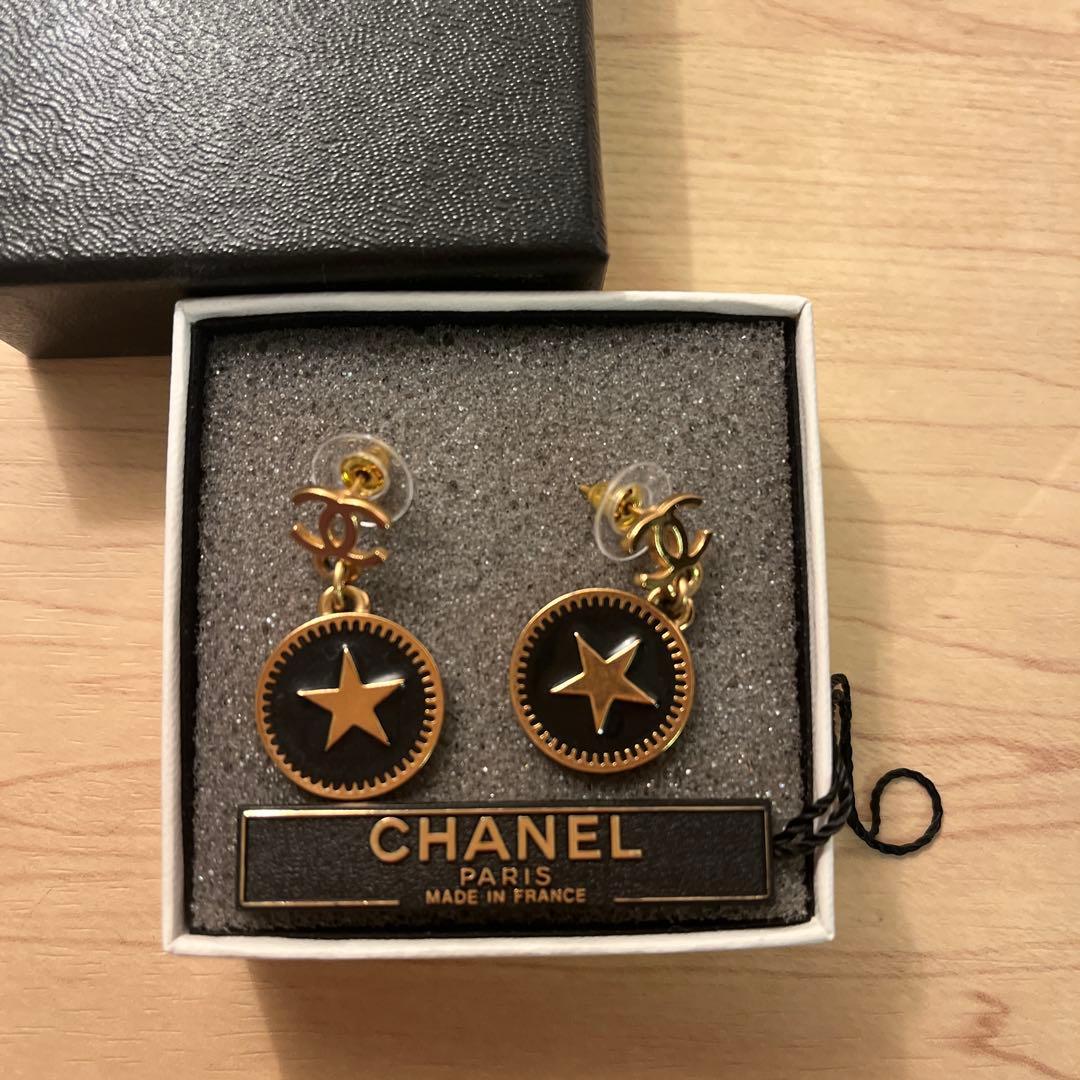 超美品【CHANEL】スイングスターピアス　箱付き