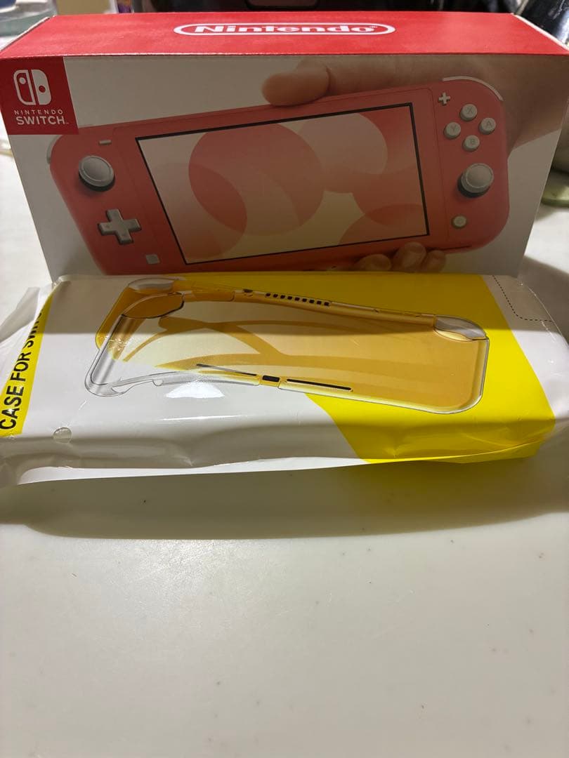 Nintendo Switch Lite コーラル シリコンカバー付き
