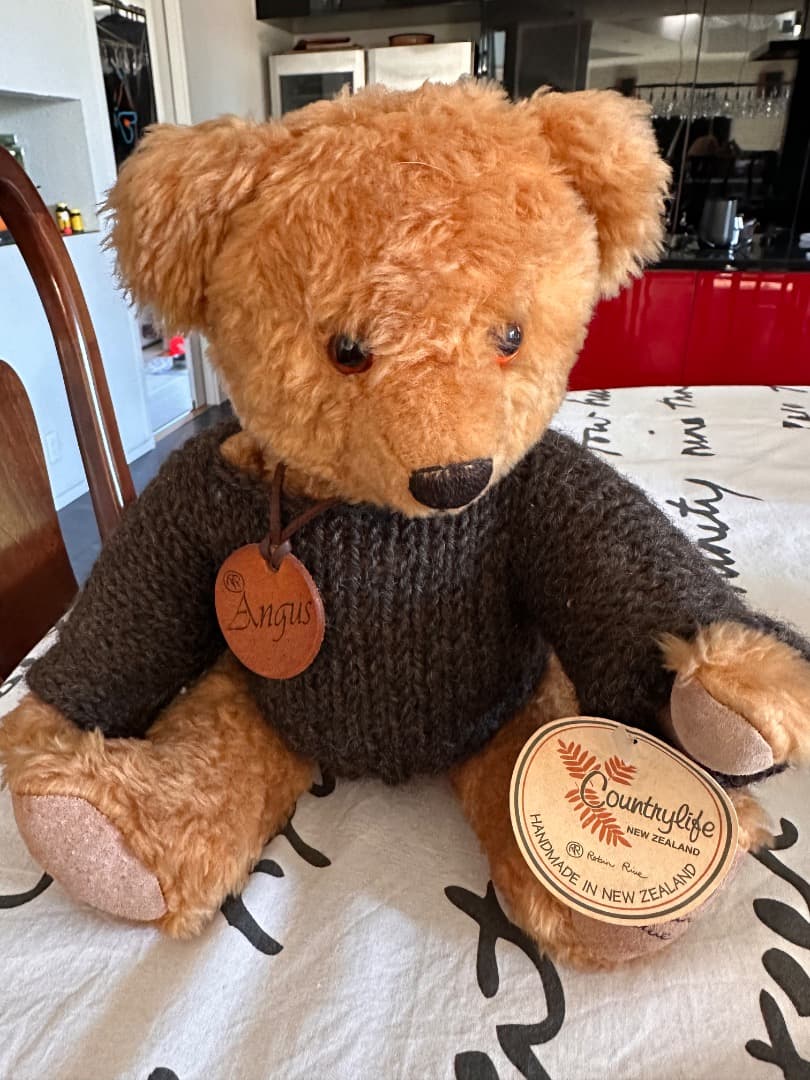 ニュージーランド製 Robin Rive テディベア