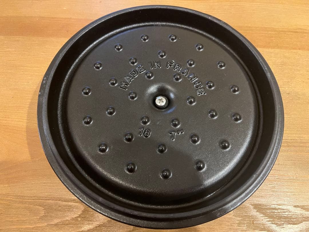 【未使用】STAUB 18cm ブラック