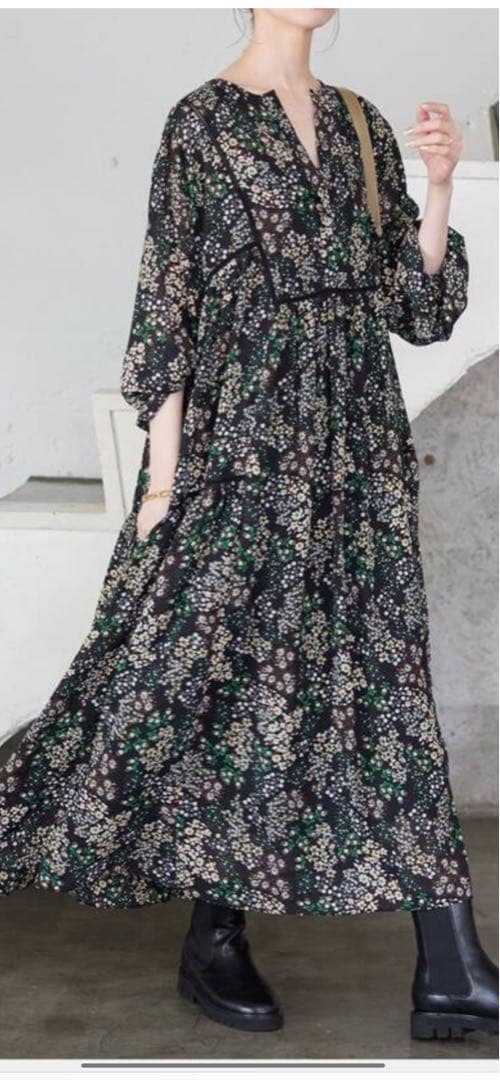 新品　スローブイエナ　花柄ワンピース