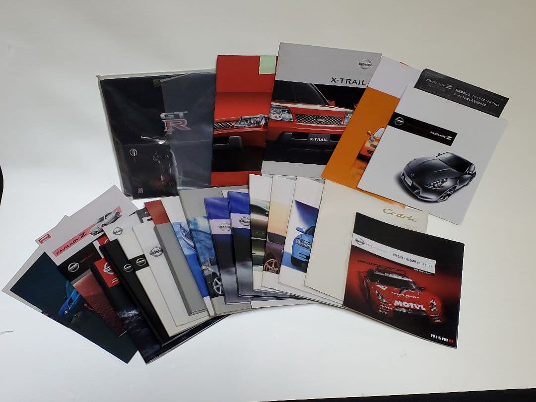 貴重、外車国産車 カタログ250枚1995年~2024年。価値を生かすのは貴方