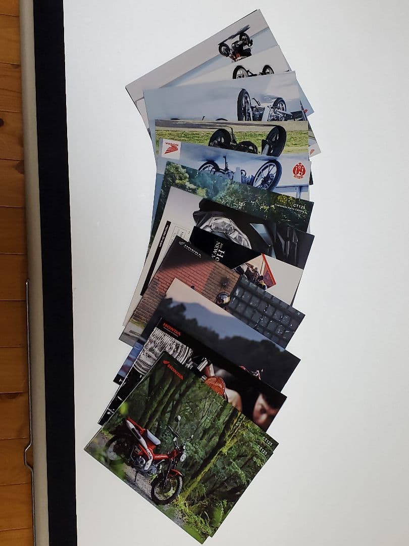 貴重、外車国産車 カタログ250枚1995年~2024年。価値を生かすのは貴方