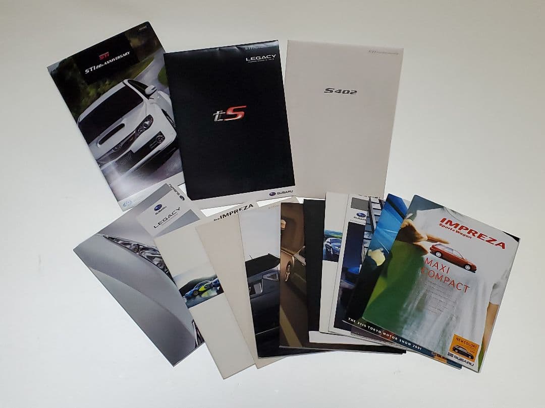 貴重、外車国産車 カタログ250枚1995年~2024年。価値を生かすのは貴方