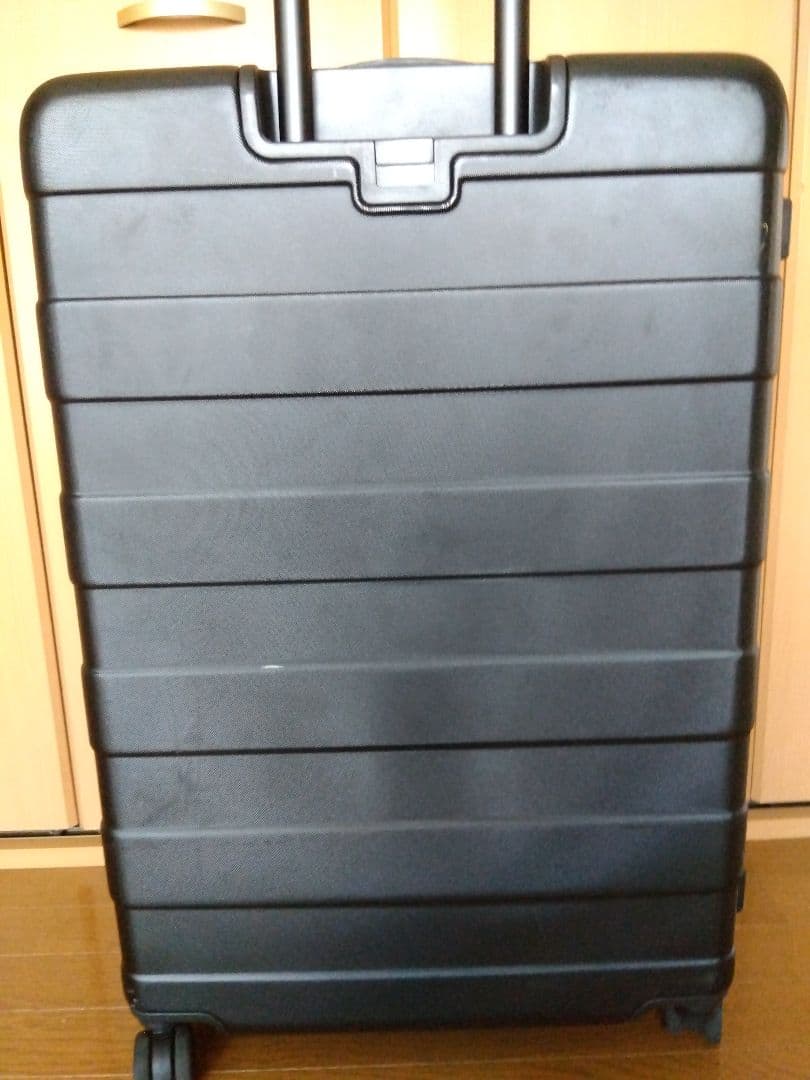 無印良品　黒 ハードキャリーケース 大型 104リットル　TSAロック 4輪