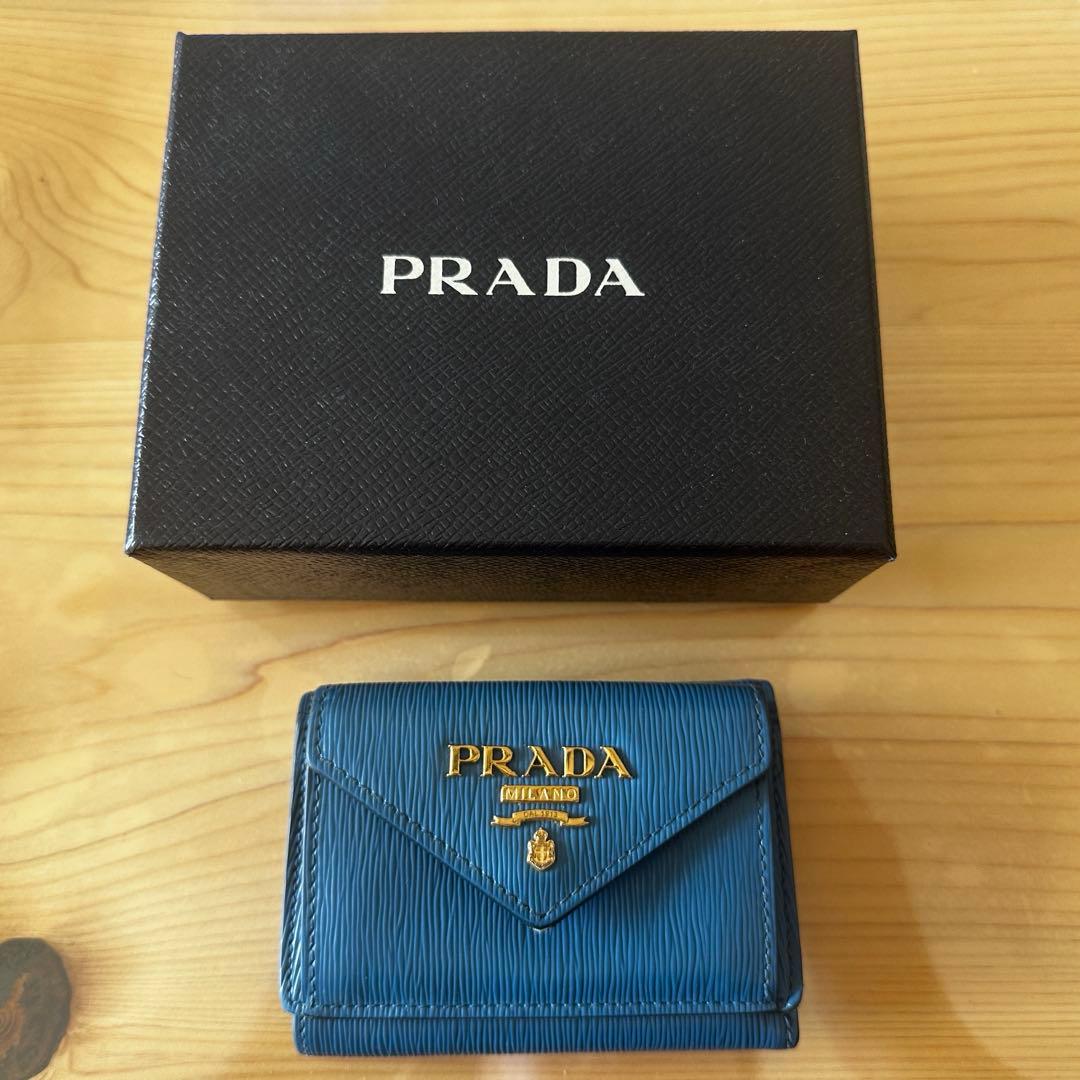 PRADA プラダ 三つ折り財布 サフィアーノ レザー ブルー ゴールド金具