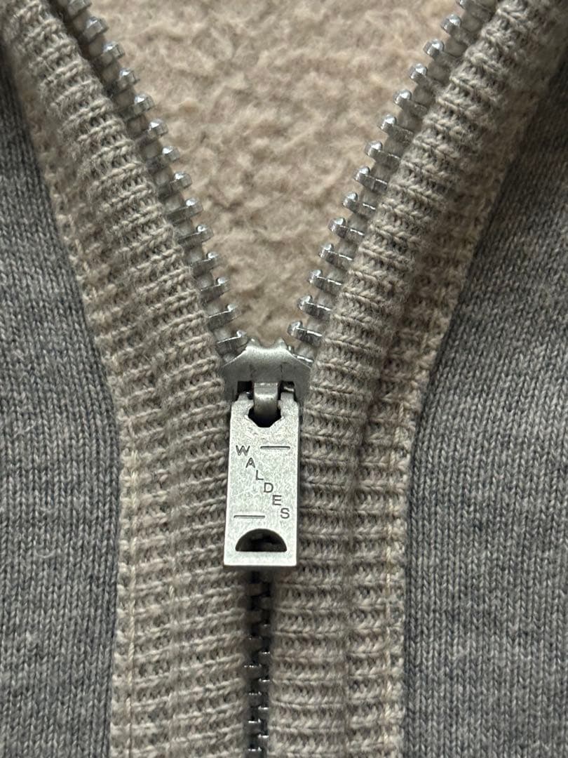 〈デラックスウエア〉DELUXEWARE フルジップパーカーＬ