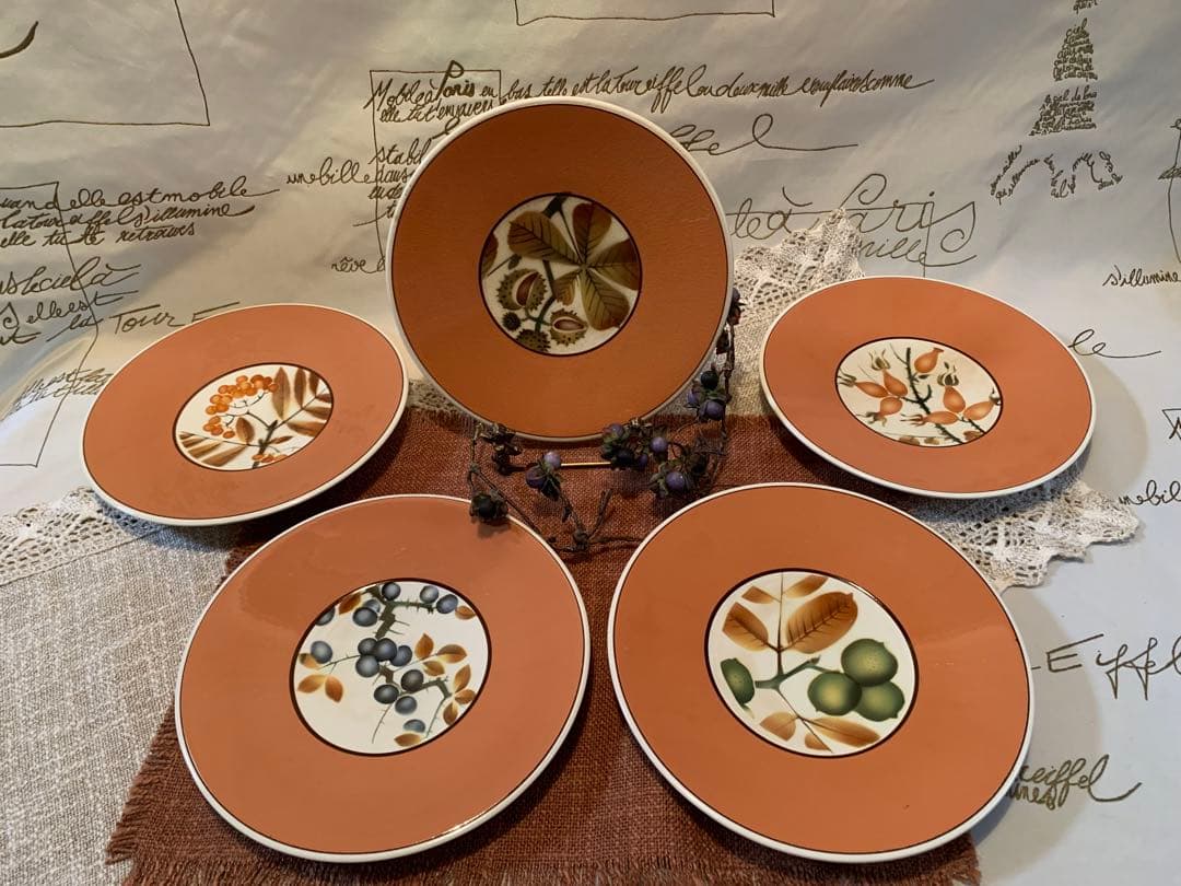 ロイヤルコペンハーゲン　ビンテージのアルメニア時代の木の実シリーズ5枚セット！