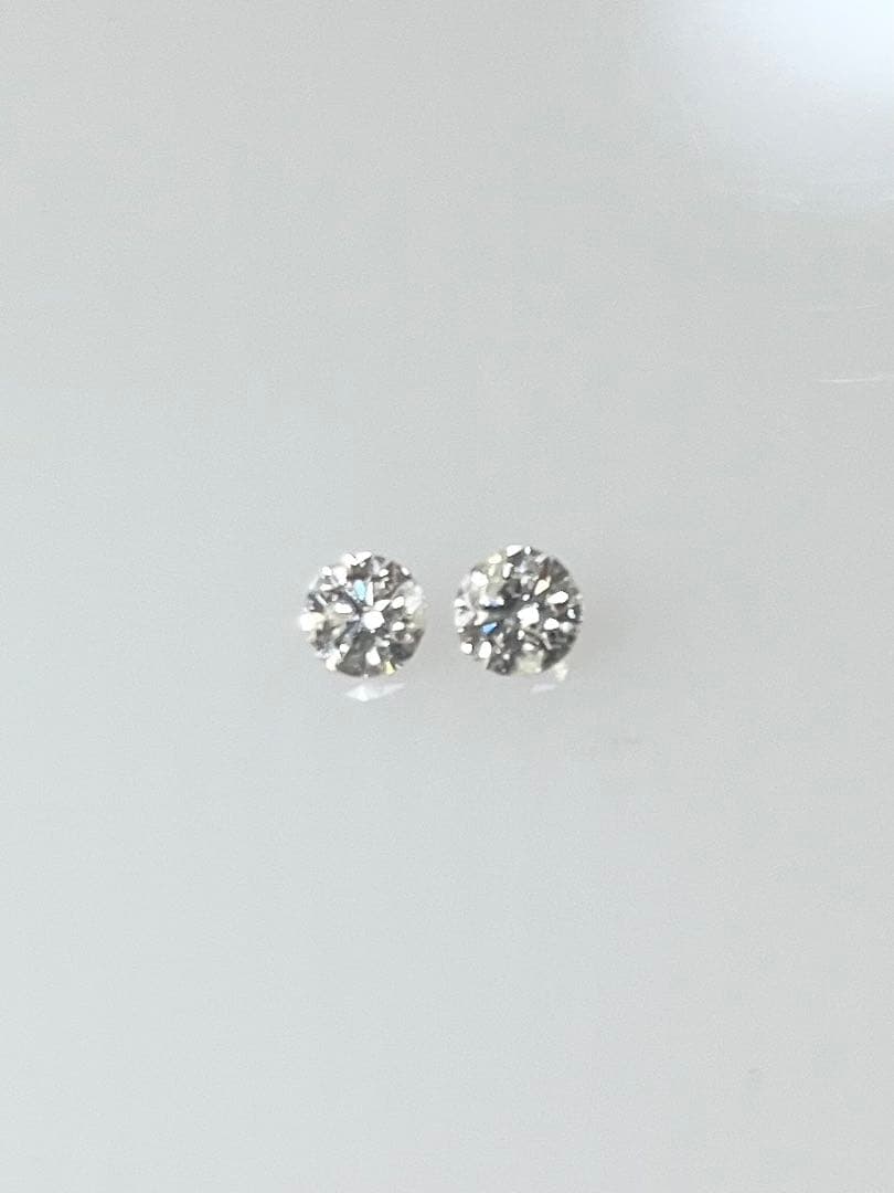 K18天然ダイヤモンドピアス 計0.5ct 鑑別カード付き　発送まで３週間