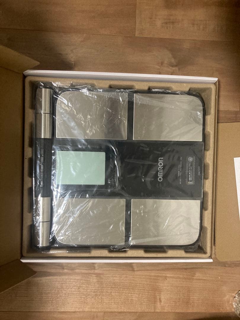 OMRON Karada Scan 702T 体脂肪計