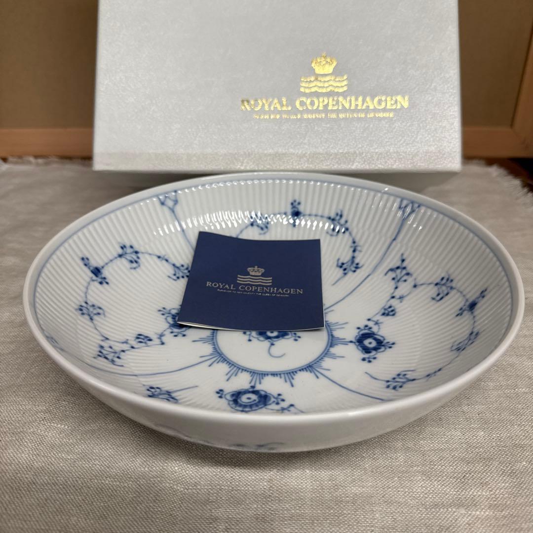 未使用　デンマーク製ロイヤルコペンハーゲン ブルーフルーテッドプレイン ボウル