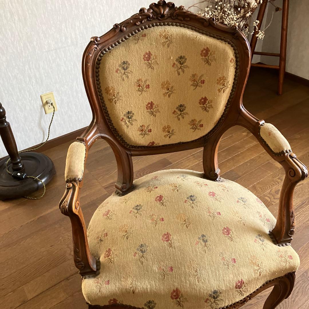フローラルパターン アンティークチェア