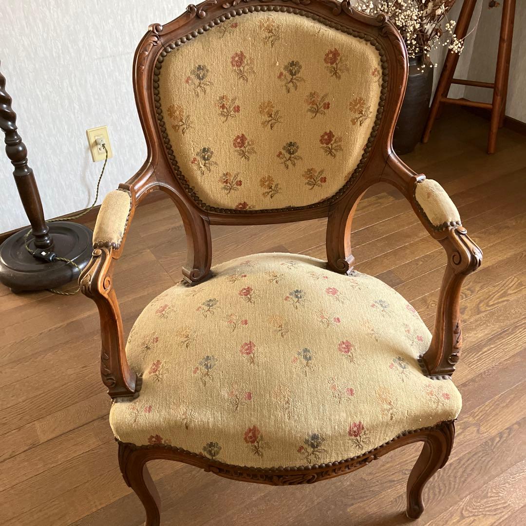 フローラルパターン アンティークチェア