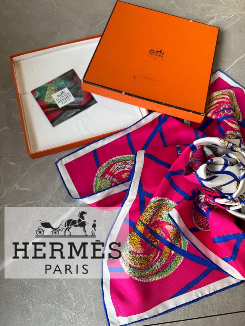 HERMÈS エルメス カレ90 宇宙の花火 シルクスカーフ 箱付