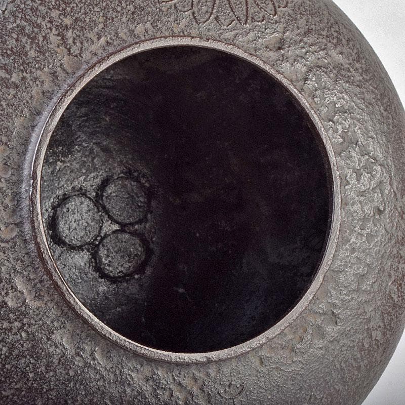 茶道具　人間国宝　釜師　高橋敬典作　菊桐文　平丸政所釜　共箱　V　R9044B