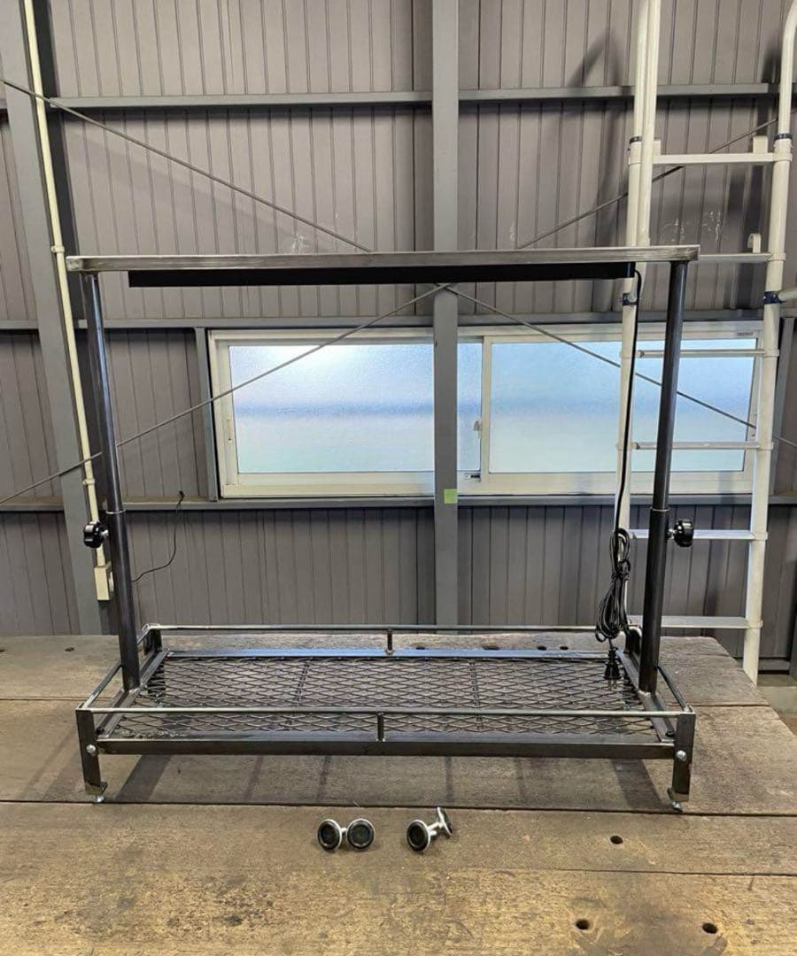 1台限定　黒塗装済み完成品　アイアン　ミニ植物棚　ダクトレール50cm付き！