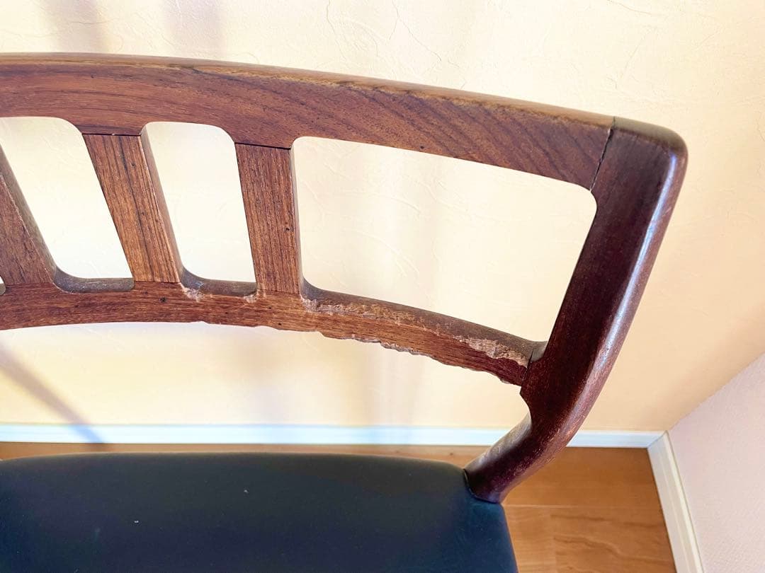 傷有りダイニングチェア デンマークニールス・モラーチーク材 椅子大塚家具リペア②