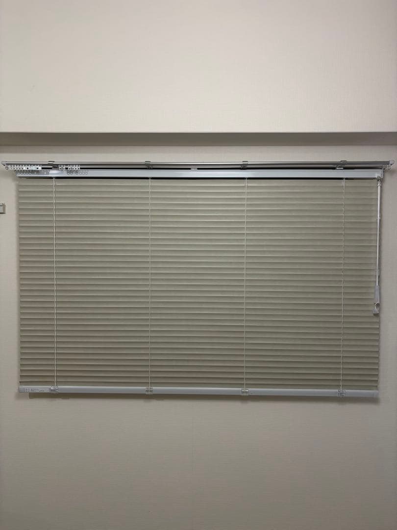オーダー　ホワイト アルミブラインド カーテン　185×191