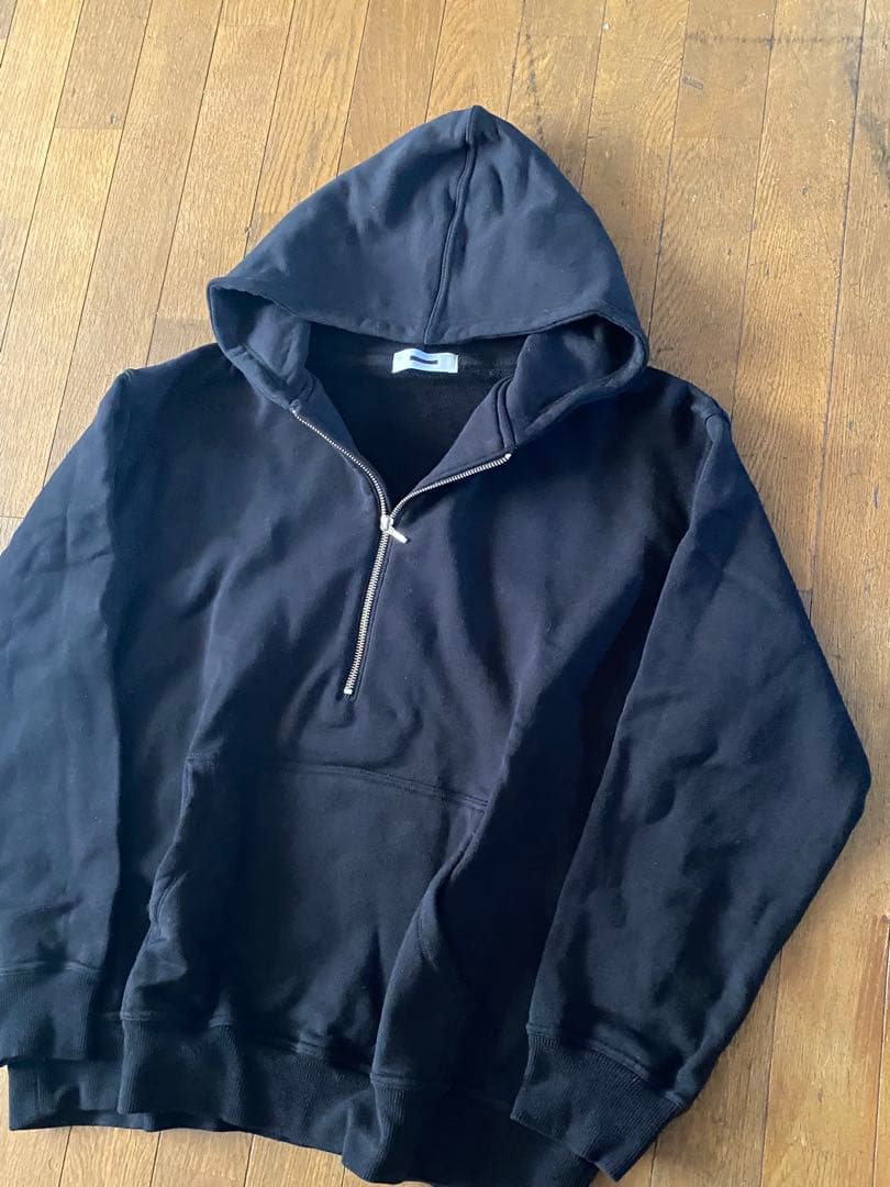 トップス REVERBERATE HALF ZIP HOODY stein yoke