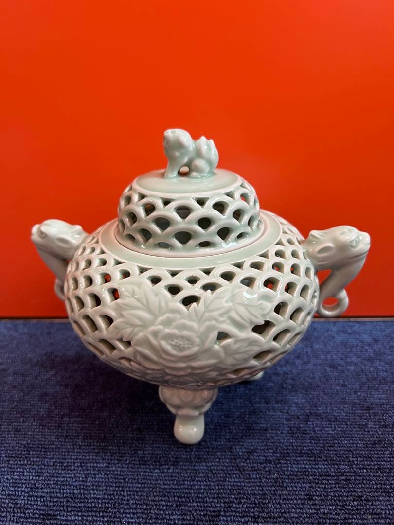 1204 鍋島焼　青磁　透かし彫り　香炉