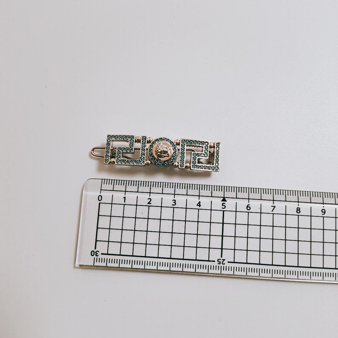 【新品未使用】VERSACE クリスタルヘアクリップ グレカ メデューサ