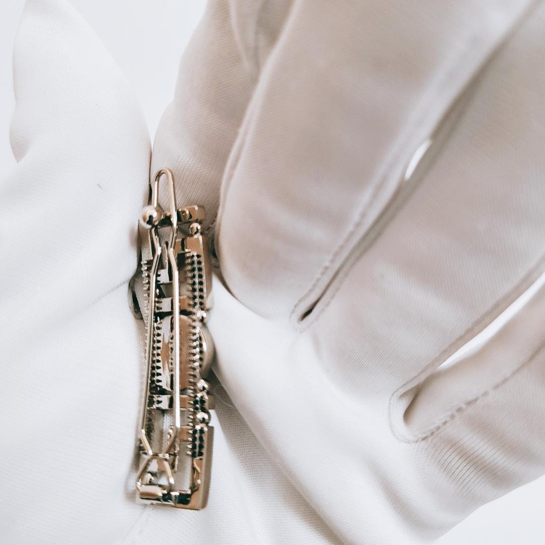 【新品未使用】VERSACE クリスタルヘアクリップ グレカ メデューサ