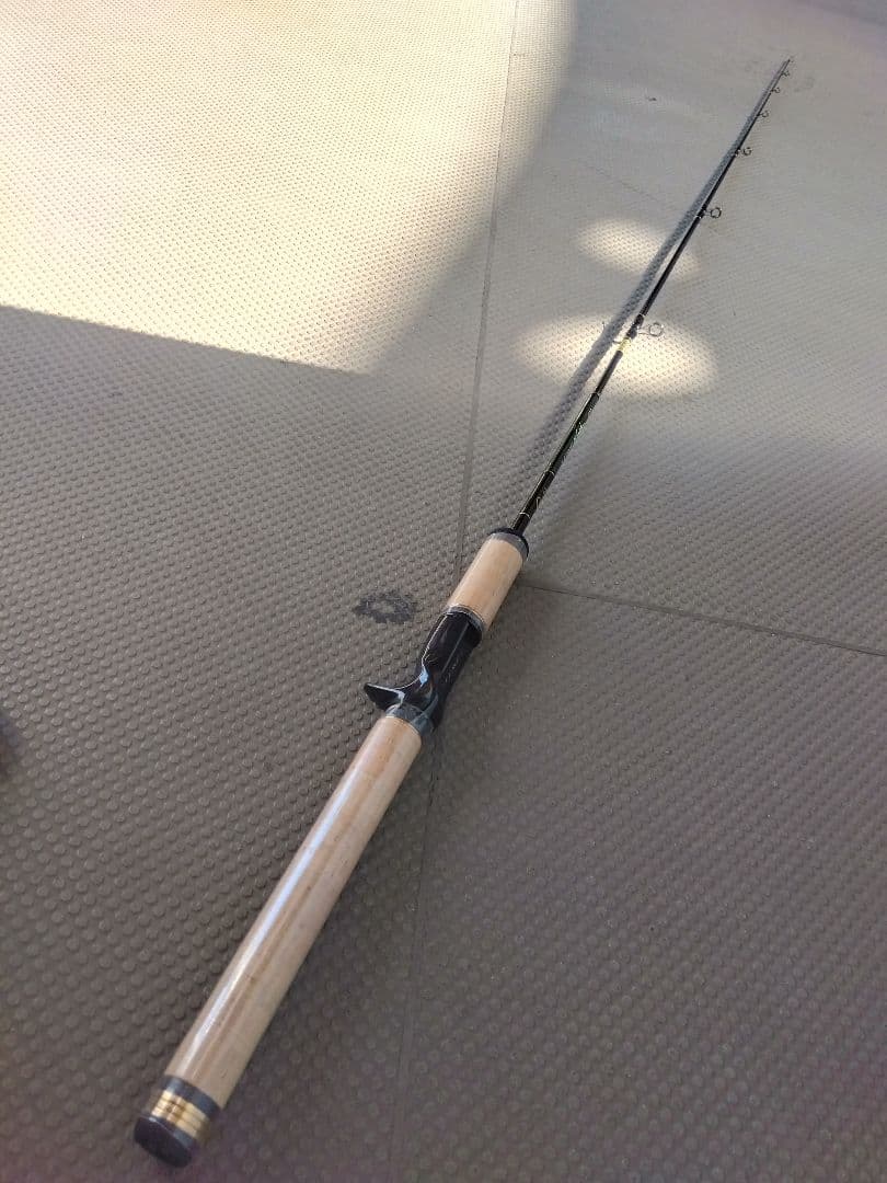 がまかつ　ラグゼカマー572 ｔｓリミテッド美品　フローターなどに