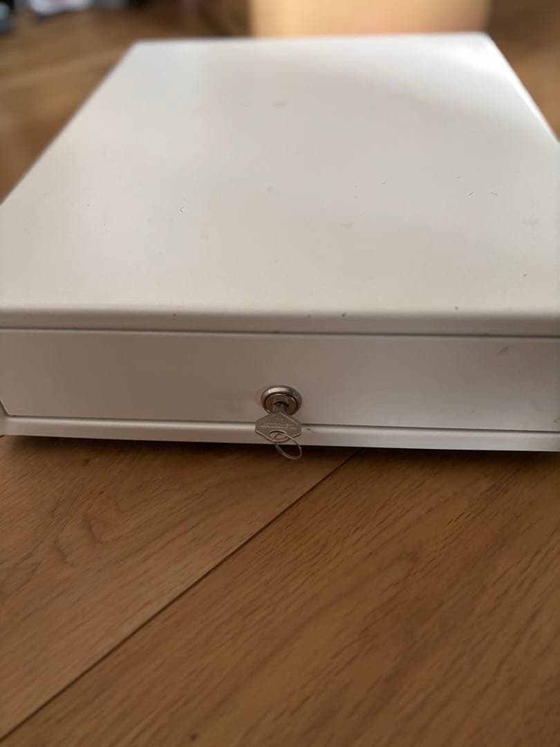 エアレジ対応　ホワイト現金管理ボックス 仕切り付き